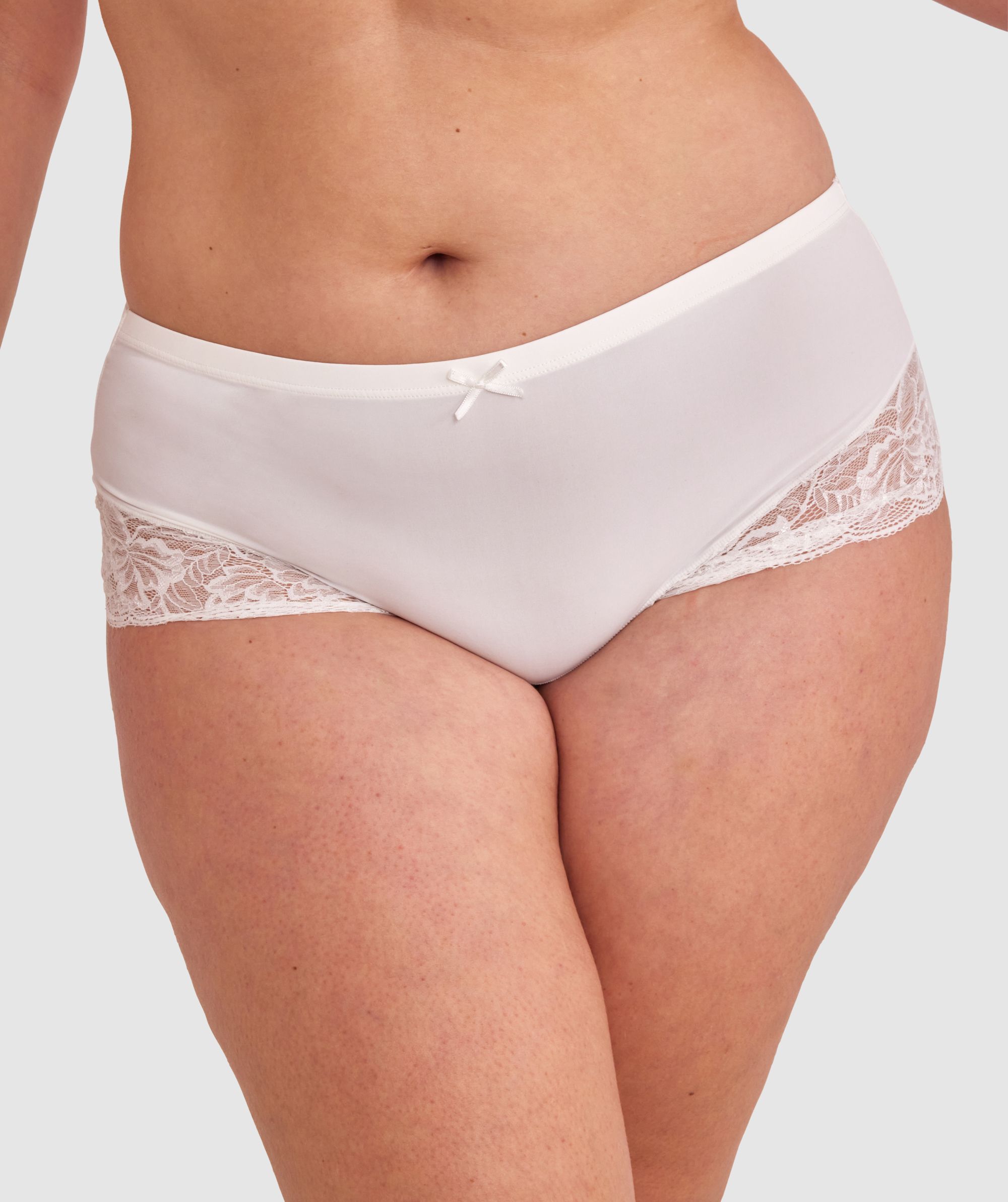 Faith Full Shortie - Ivory